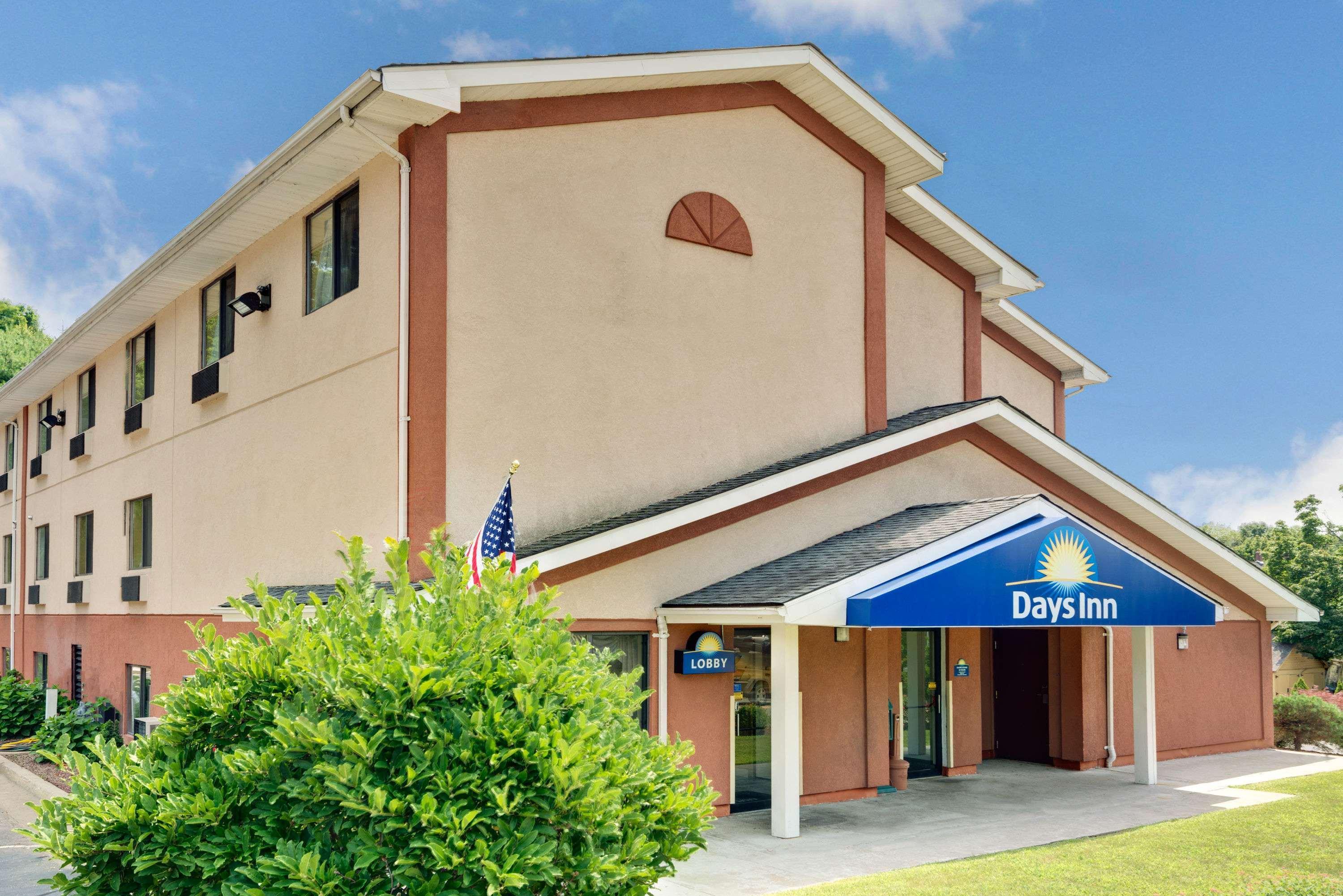 Days Inn By Wyndham Torrington Buitenkant foto