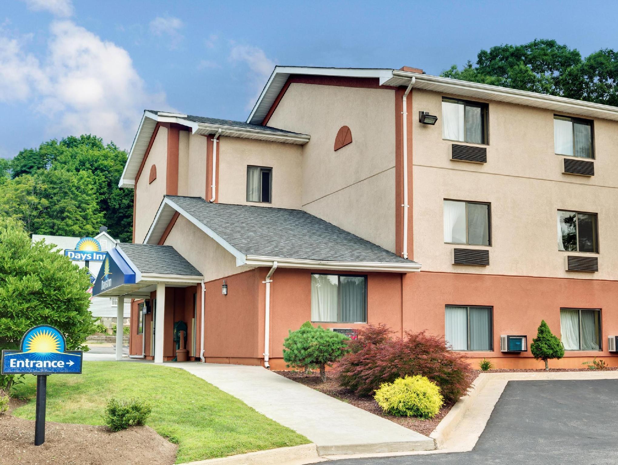 Days Inn By Wyndham Torrington Buitenkant foto