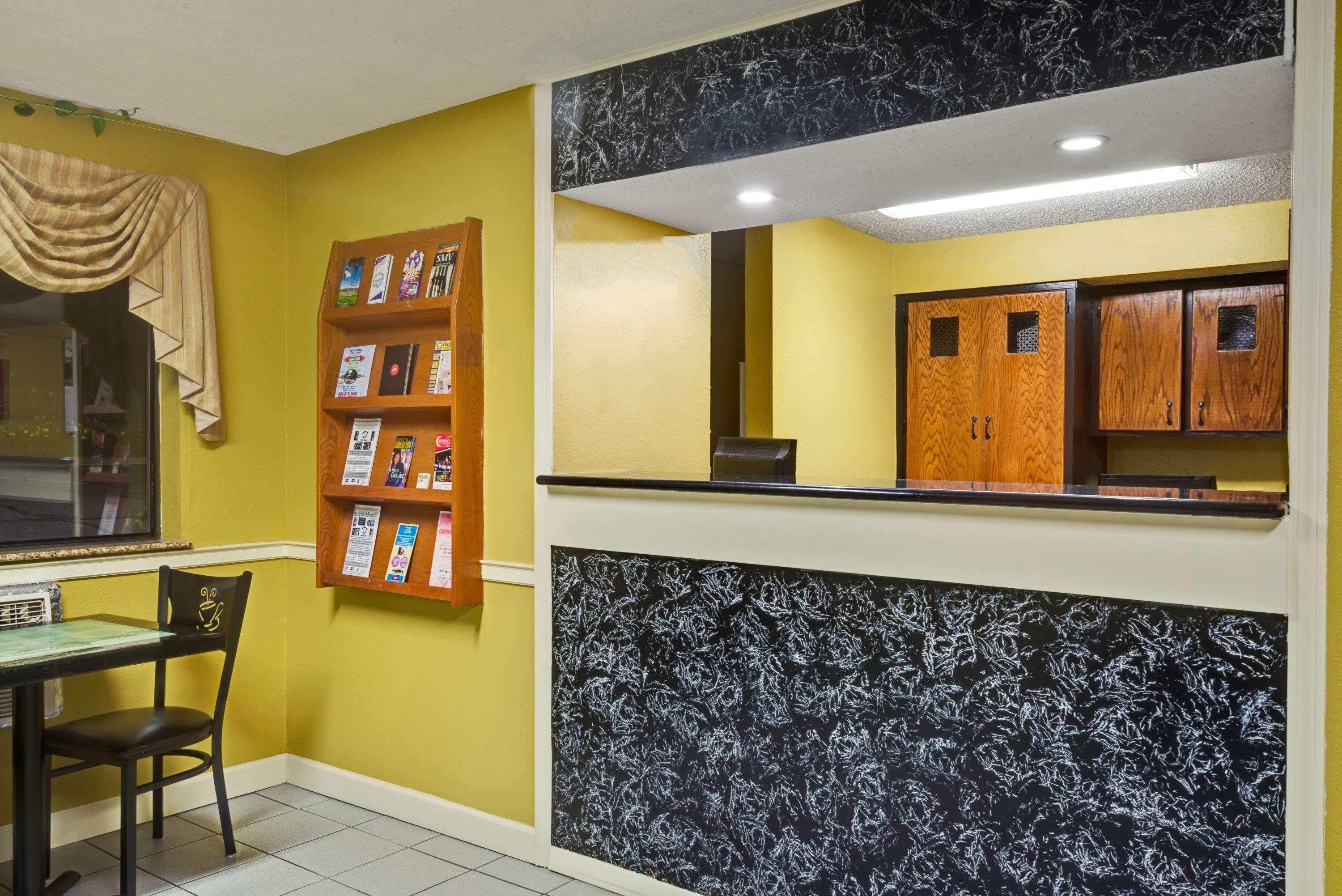 Days Inn By Wyndham Torrington Buitenkant foto