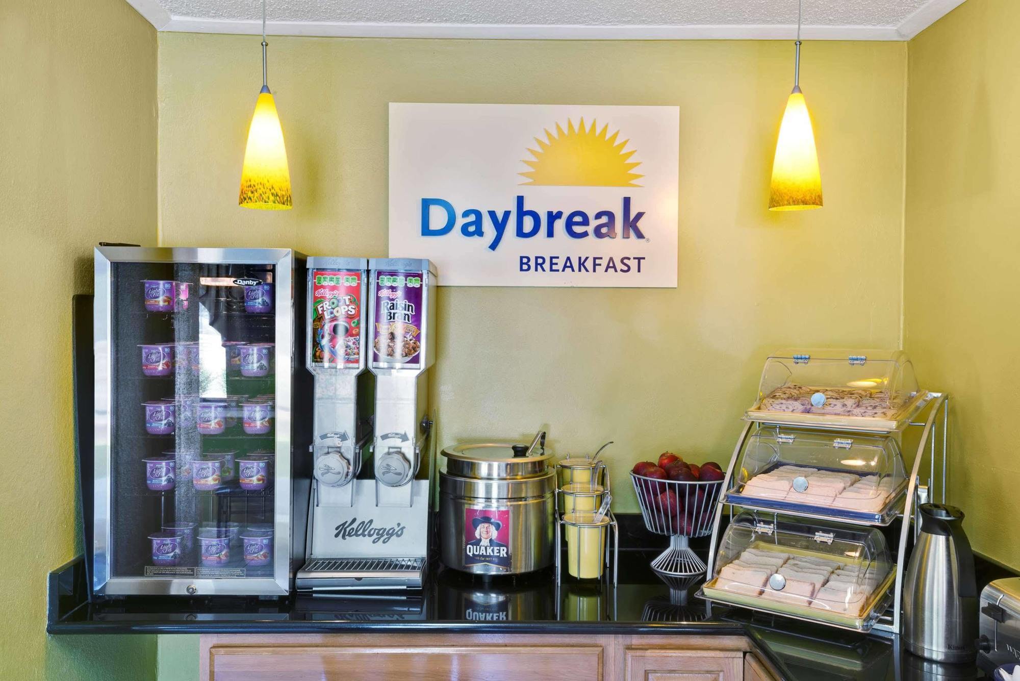 Days Inn By Wyndham Torrington Buitenkant foto